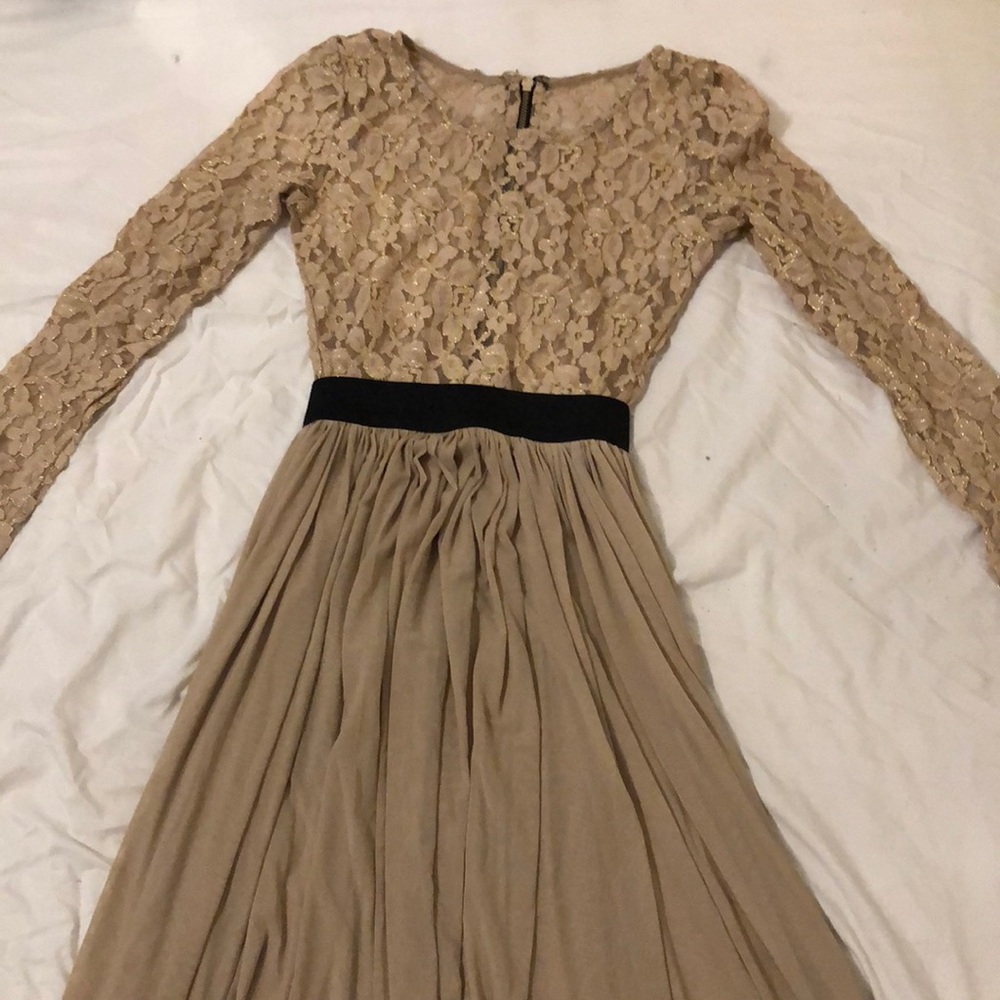 Very cute gold dress